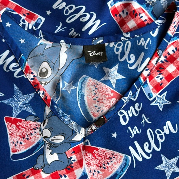 Disney women’s scrub top - Picture 3 of 3